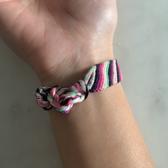 3/$15ππ Friendship bracelet in multicolour striped - Picture 7 of 7